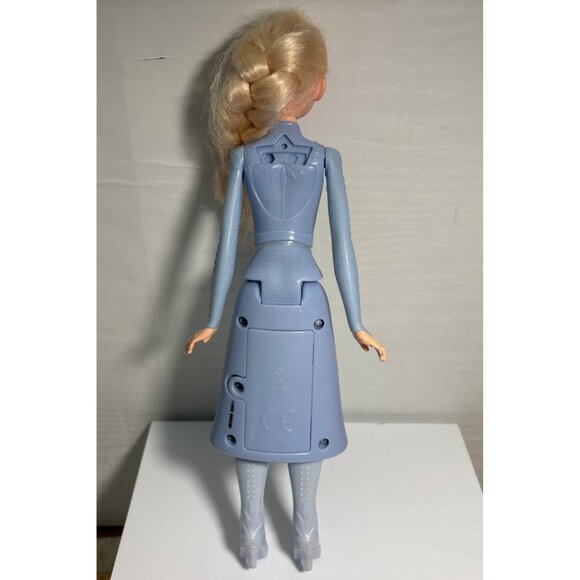 Disney Frozen Elsa Doll Hasbro 2018 Light Up Dress Interactive Toy - Picture 4 of 7